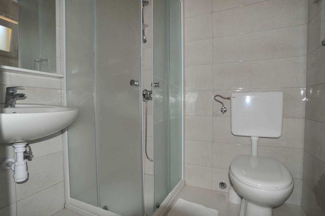 فيغاني Apartmani Jadranka المظهر الخارجي الصورة